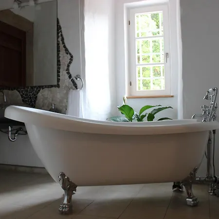 Huttenschloss 아파트 *